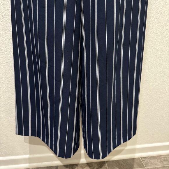 KARL LAGERFELD Navy Blue PinStriped Cropped Wide Leg
Belted Jumpsuit Size 6 - Picture 5 of 10